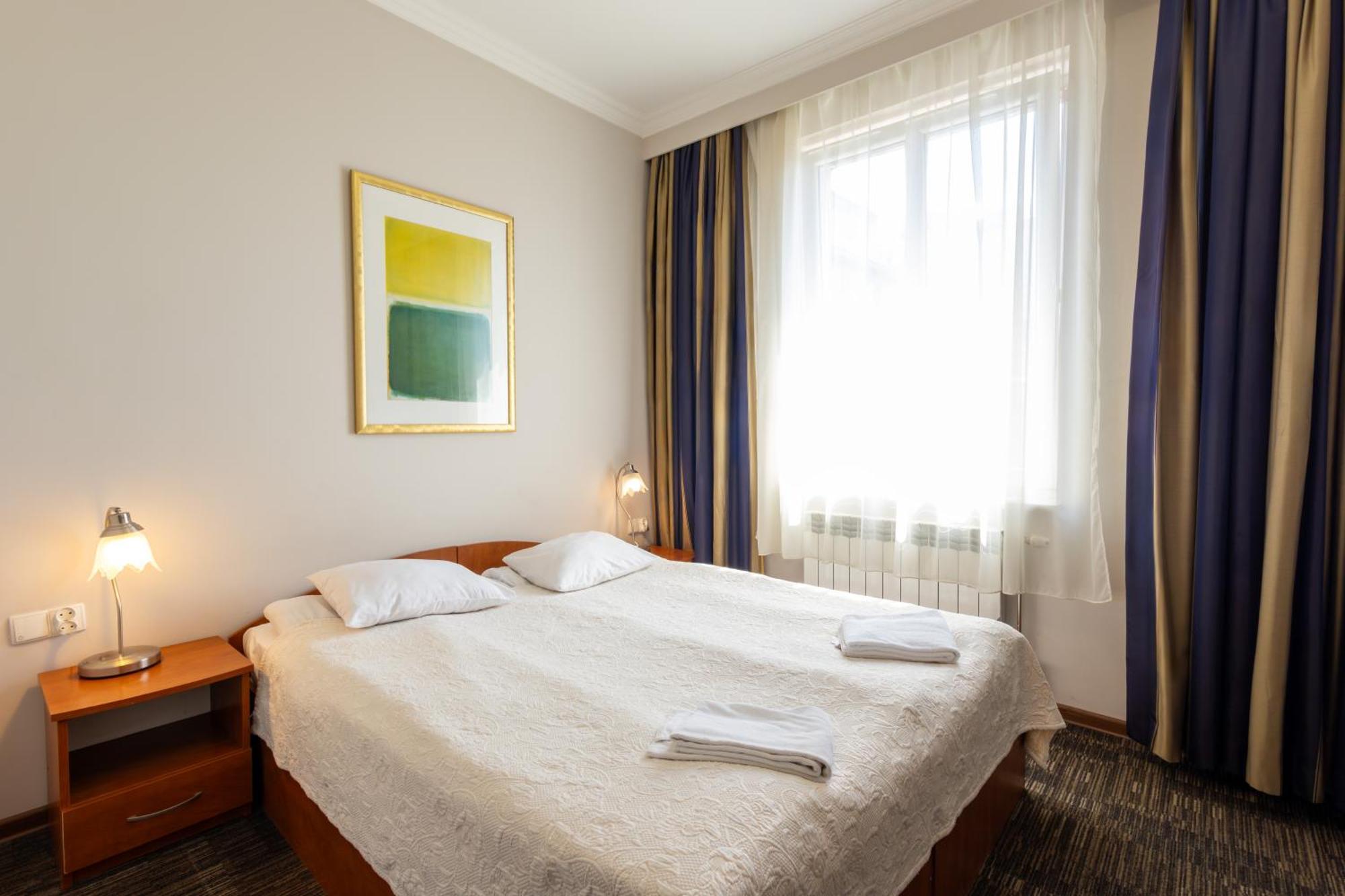 Noclegi Stadion Bed & Breakfast ワルシャワ エクステリア 写真