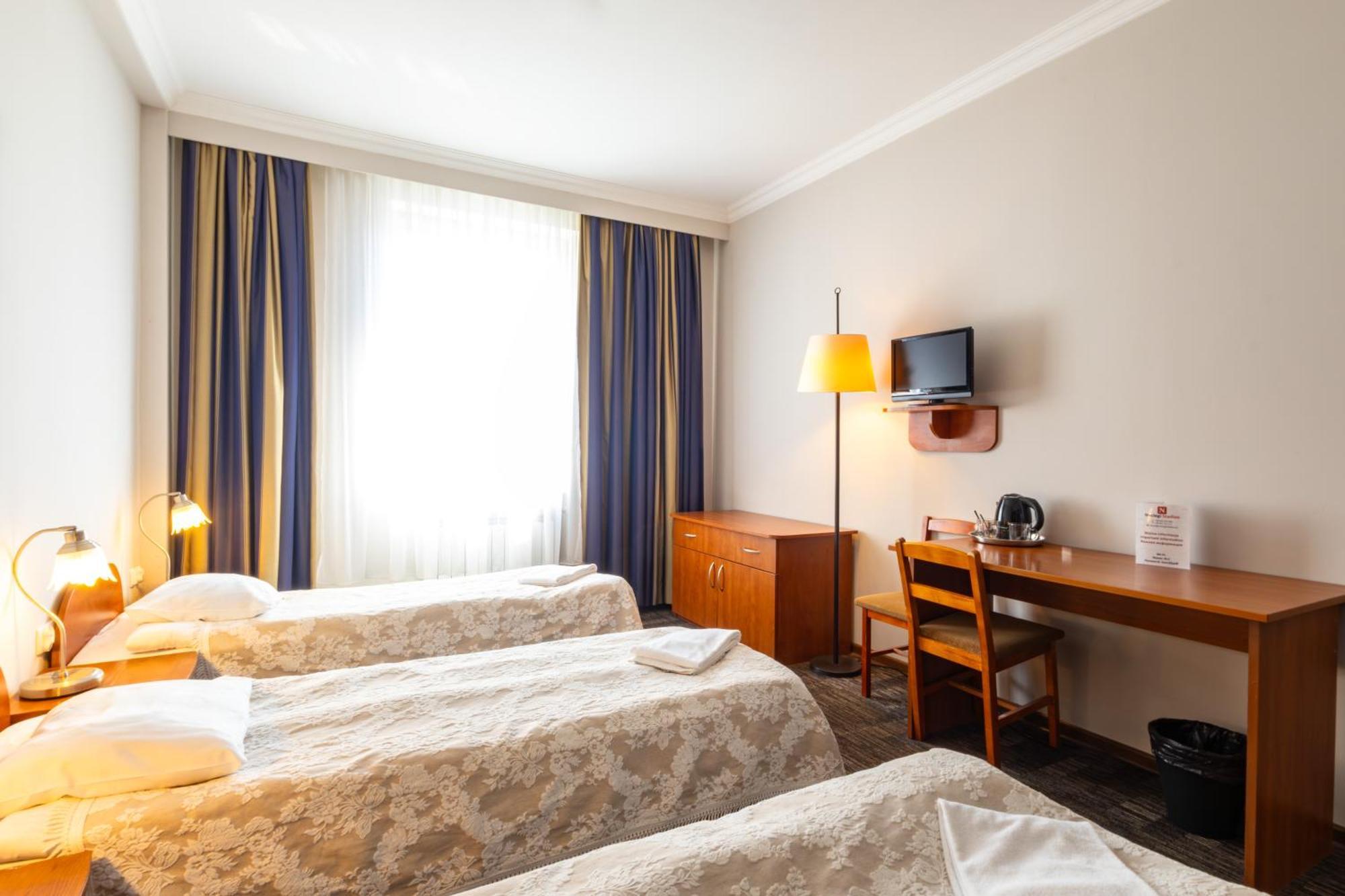 Noclegi Stadion Bed & Breakfast ワルシャワ エクステリア 写真