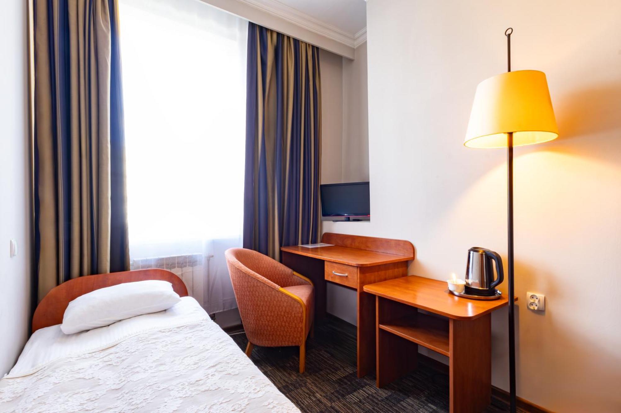 Noclegi Stadion Bed & Breakfast ワルシャワ エクステリア 写真