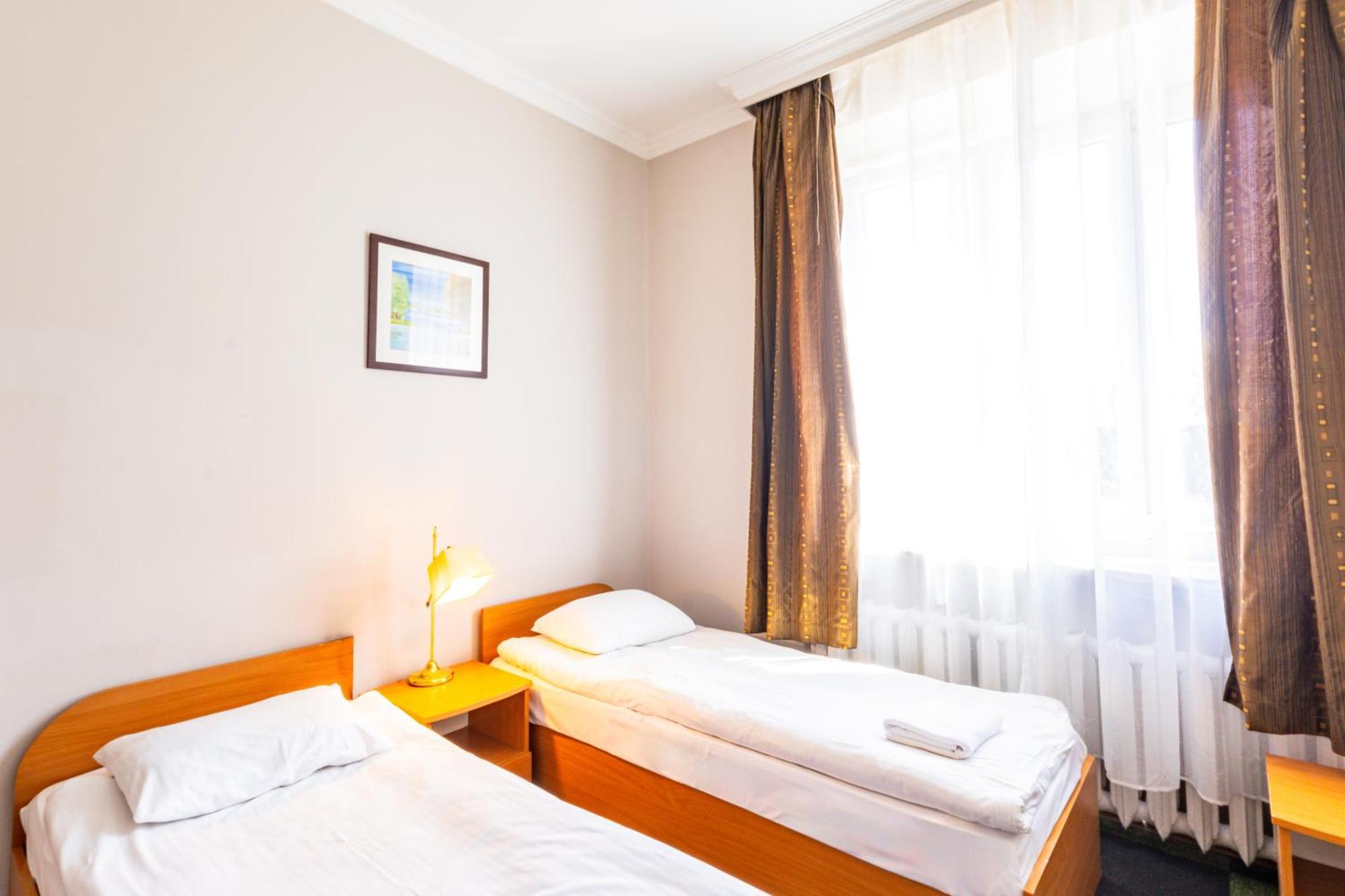 Noclegi Stadion Bed & Breakfast ワルシャワ エクステリア 写真