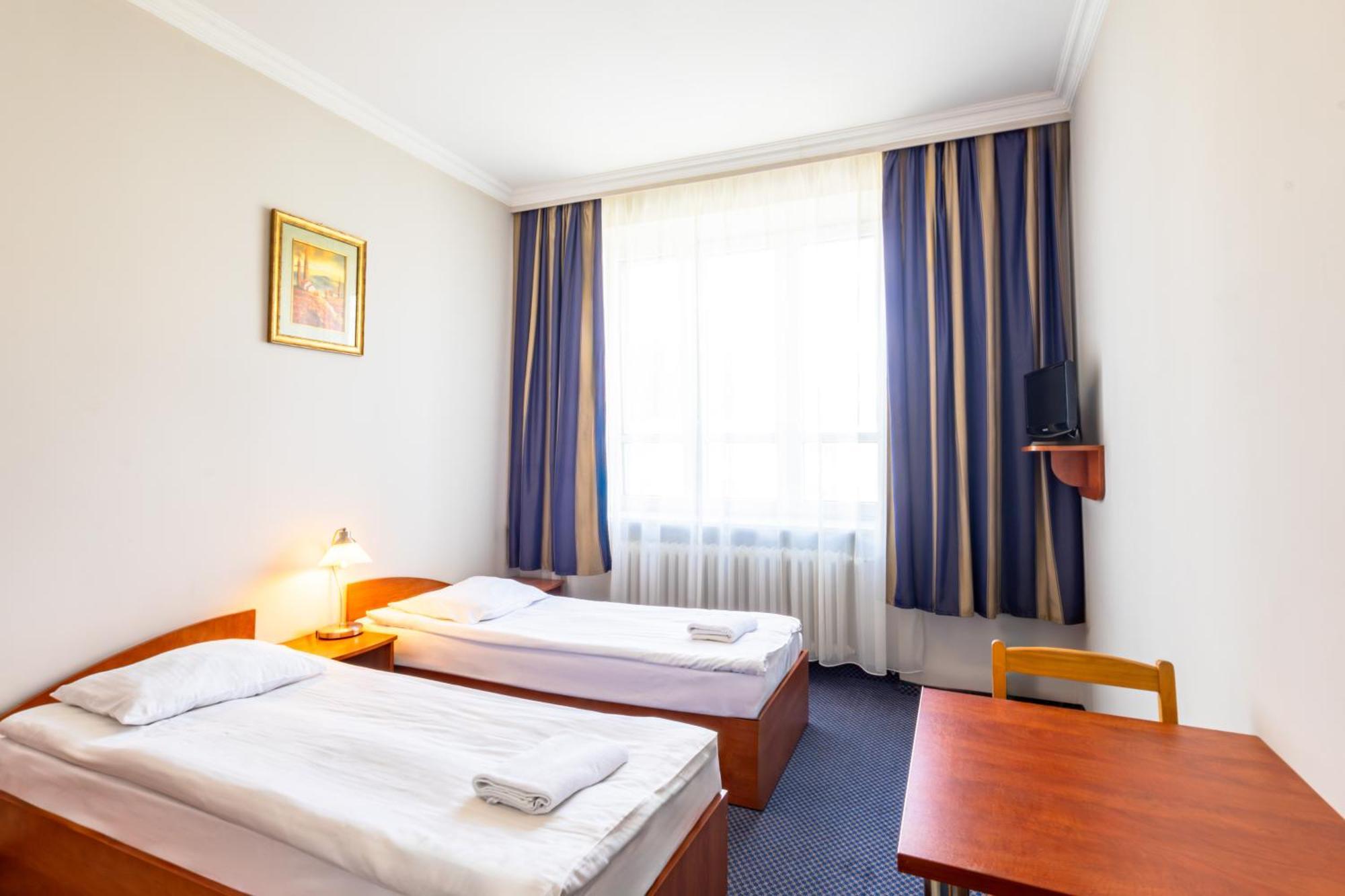 Noclegi Stadion Bed & Breakfast ワルシャワ エクステリア 写真