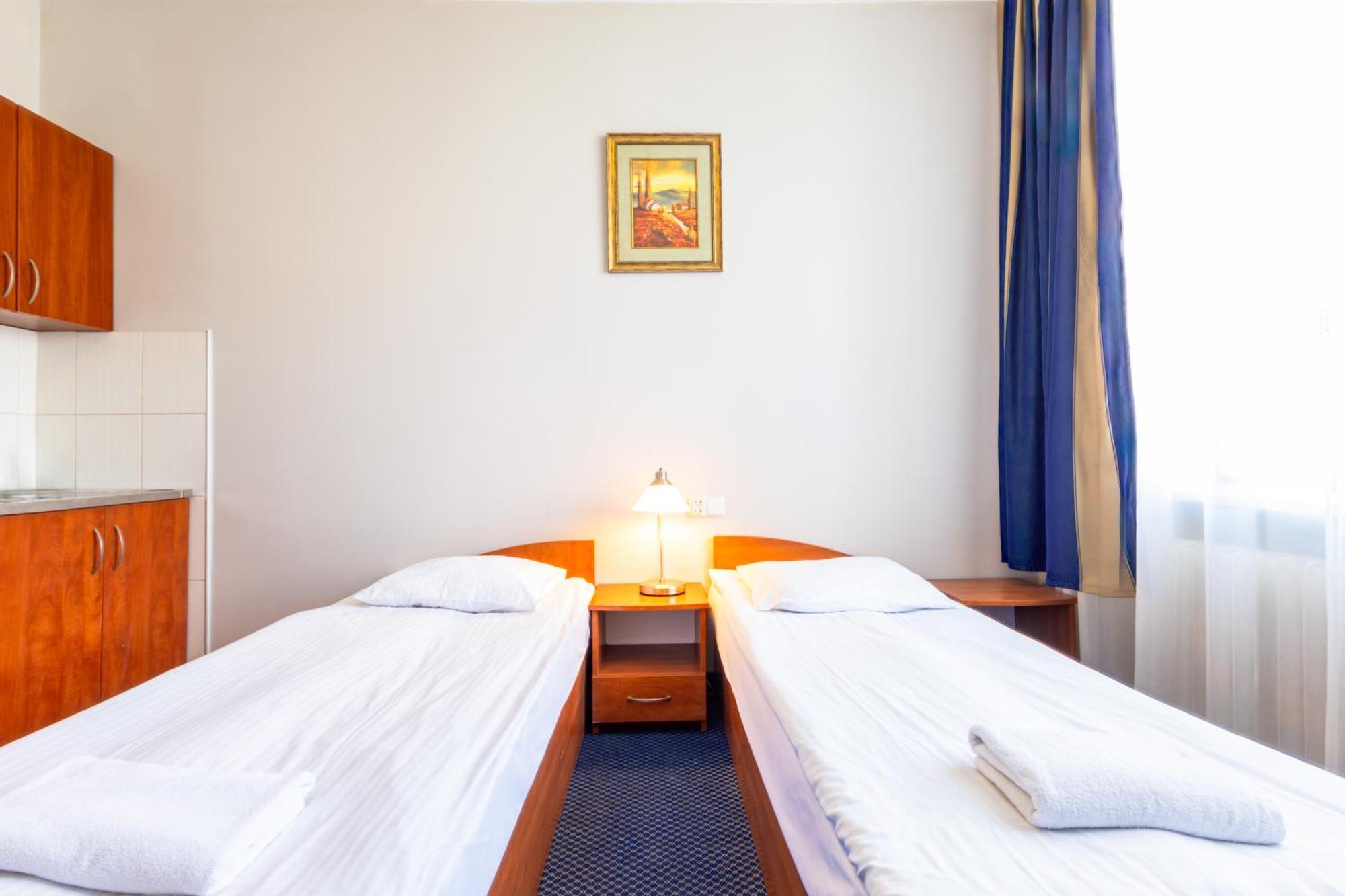 Noclegi Stadion Bed & Breakfast ワルシャワ エクステリア 写真