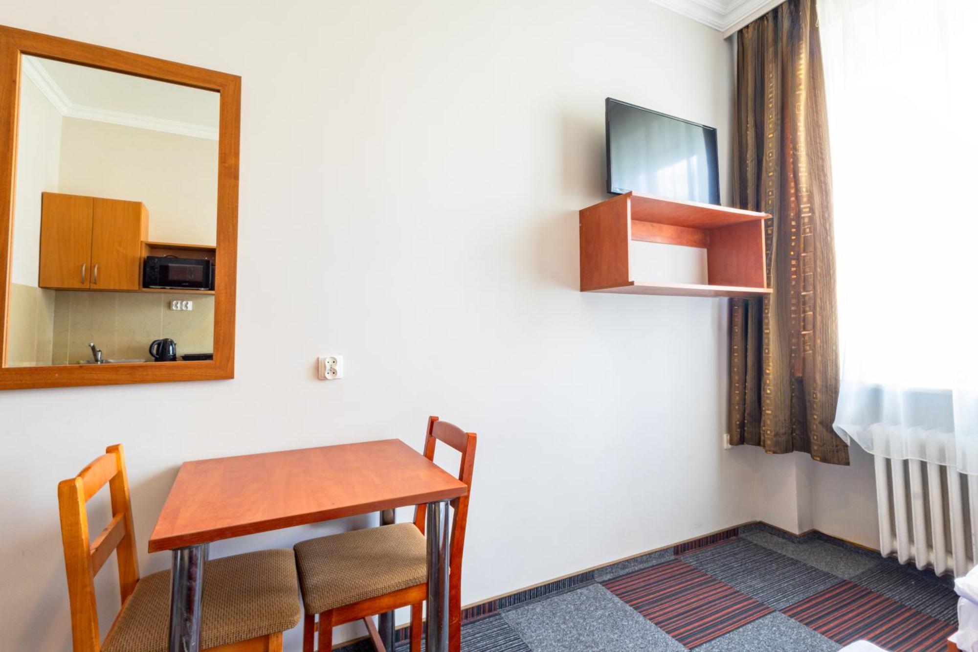Noclegi Stadion Bed & Breakfast ワルシャワ エクステリア 写真