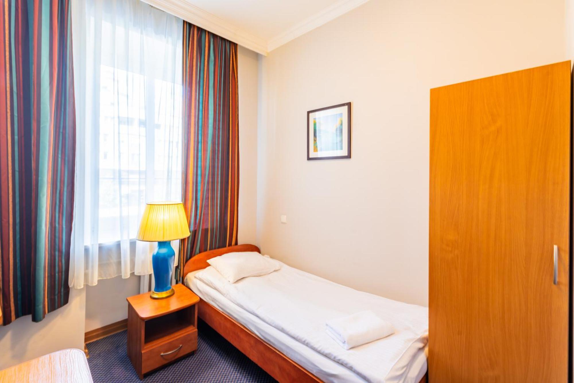 Noclegi Stadion Bed & Breakfast ワルシャワ エクステリア 写真