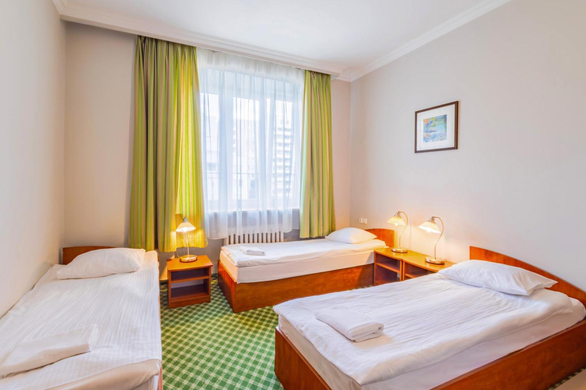 Noclegi Stadion Bed & Breakfast ワルシャワ エクステリア 写真