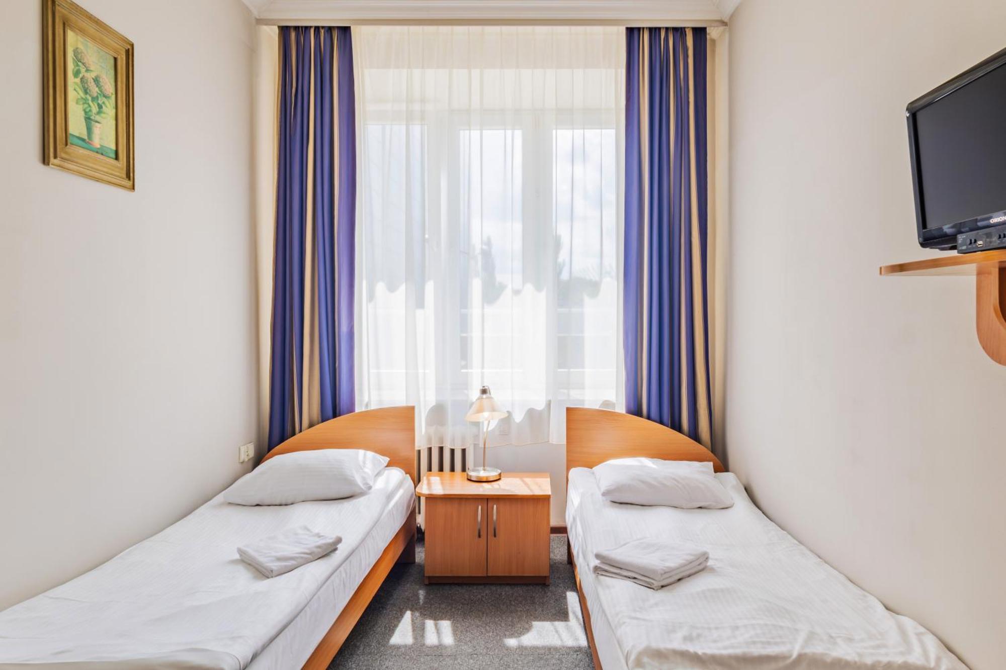 Noclegi Stadion Bed & Breakfast ワルシャワ エクステリア 写真