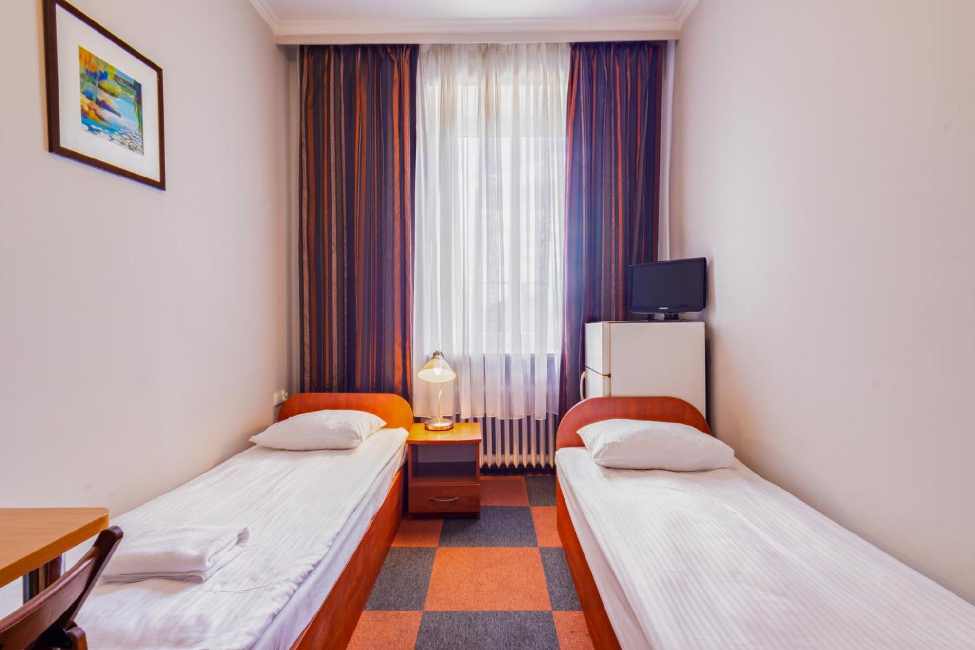 Noclegi Stadion Bed & Breakfast ワルシャワ エクステリア 写真